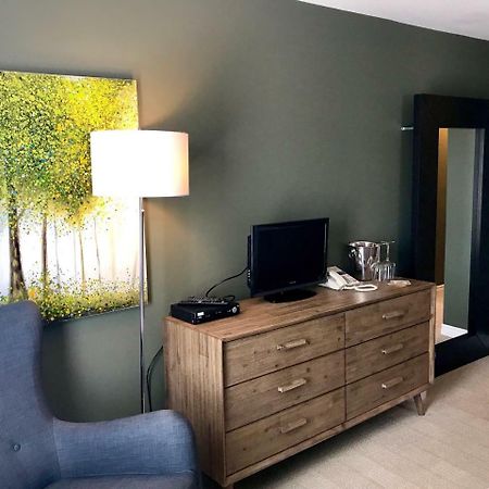 Fairholm Boutique Inns Шарлоттаун Экстерьер фото