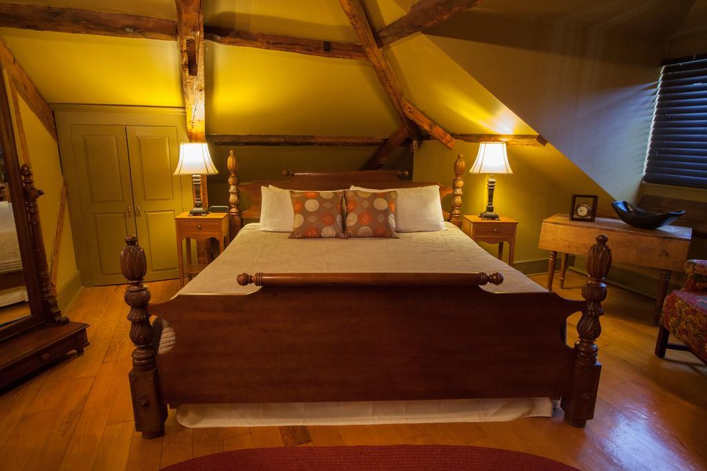 Fairholm Boutique Inns Шарлоттаун Экстерьер фото